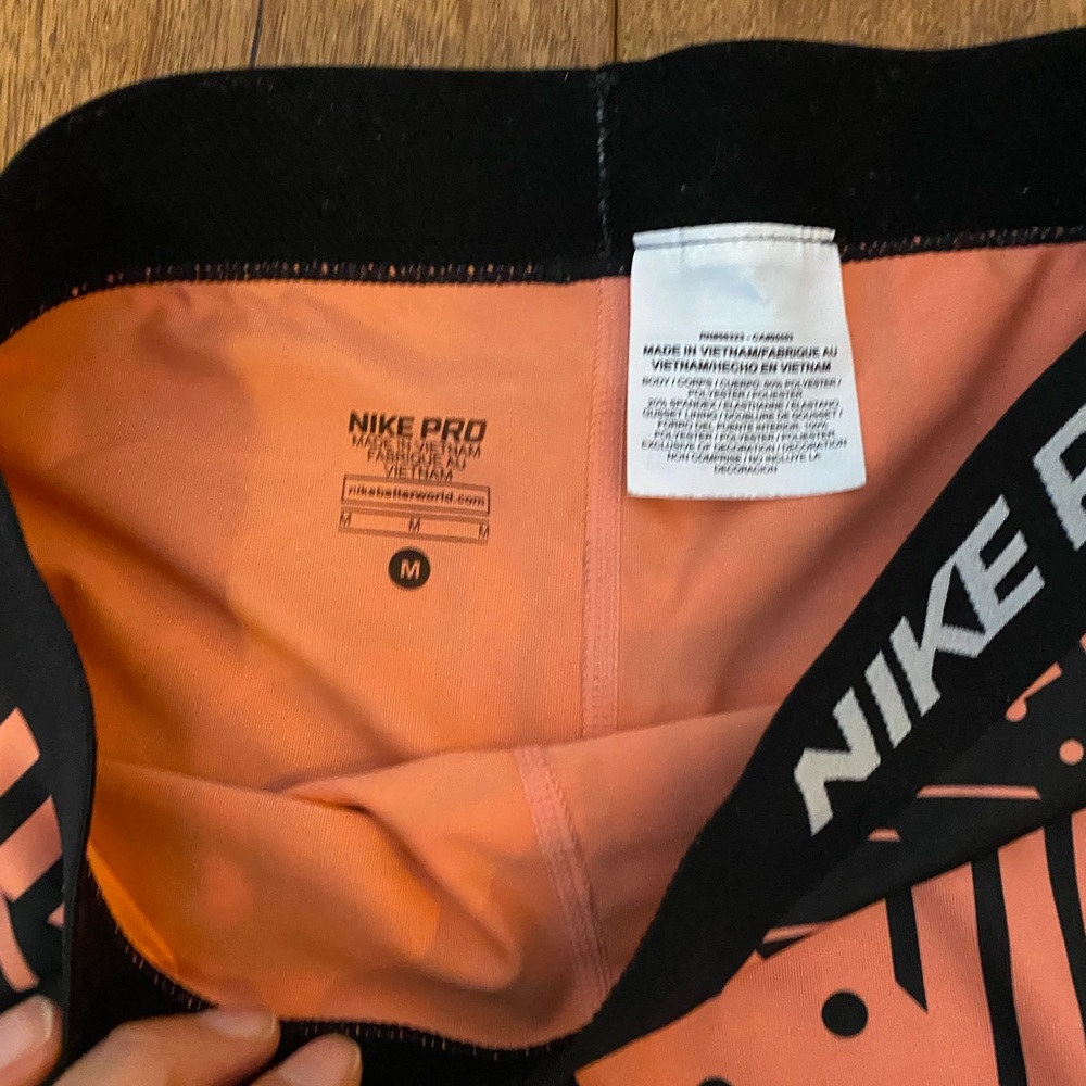 ❌SOLD❌Nike Pro Coral and Black Shorts Size Medium - Picture 3 of 5